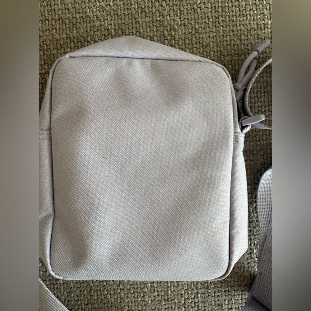 Lacoste Neocroc Unisex Shoulder Bag in Lilac – Brand New with Tags - Picture 11 of 12